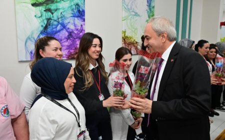 Kocagöz, sağlık çalışanlarının 14 Mart Tıp Bayramı'nı kutladı