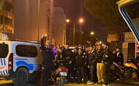 Polisten gençlere önce uyarı ve bilgilendirme, sonra selfie