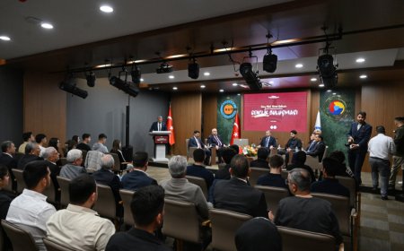 Kumluca’da Gençlerle Bir Araya Gelen Vali Şahin, Tavsiyelerde Bulundu