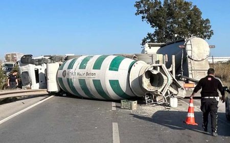 Devrilen beton mikserinde sürücü yaralandı