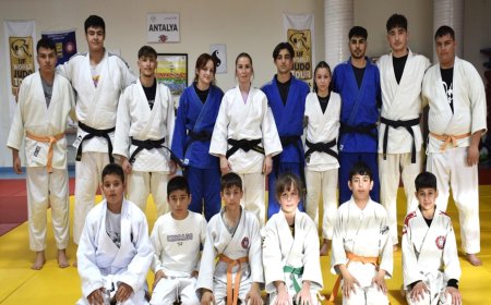 Ortaokulda başladıkları judoyu, üniversite hayatlarına taşıdılar