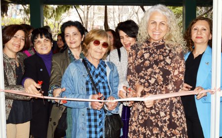 ANTALYA'da topladıkları atık maddeleri değerlendirip sanatla buluşturan sanatçıların dekoratif sanat eserleri hayranlık uyandırdı.