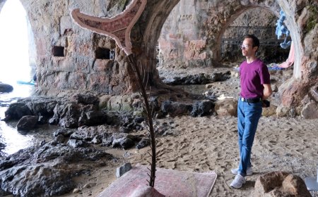 Enkazdan Sanat Doğdu: Demirlerle Yapılan Eser Sergilendi