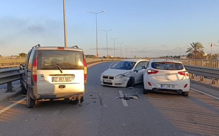 Antalya’da 3 Araçlı Zincirleme Kazada 2 Yaralı