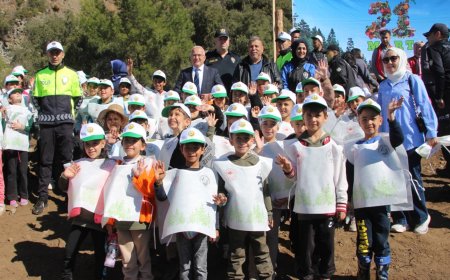 Kumluca'da 700 fidan toprakla buluşturuldu