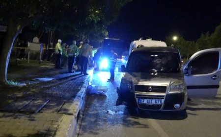 Özel halk otobüsüyle çarpışan araçtan yola fırlayan genç kız hayatını kaybetti