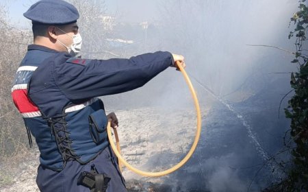Manavgat'ta Müştemilat Yangını, Jandarma ve İtfaiye Müdahalesiyle Kontrol Altına Alındı
