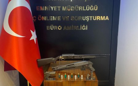 Antalya'da 4 Adrese Operasyon: Tüfek, Tabanca ve Uyuşturucu Ele Geçirildi