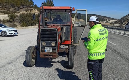 Antalya'da Trafik Denetimlerinde 59 Bin Araç Kontrol Edildi: 20 Bin Ceza Uygulandı