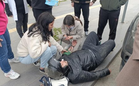 Yaralanan motosiklet sürücüsüne ilk yardım, yakında bulunan sağlık ocağındaki sağlıkçılardan geldi