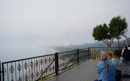 Afrika ve Orta Doğu üzerinden gelen yoğun toz taşınımı Antalya semalarını kapladı.