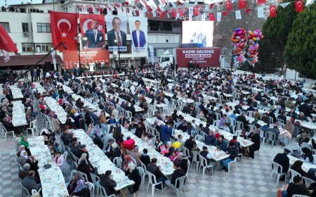 Başkan Muhittin Böcek Kadir Gecesini Elmalı’da geçirdi