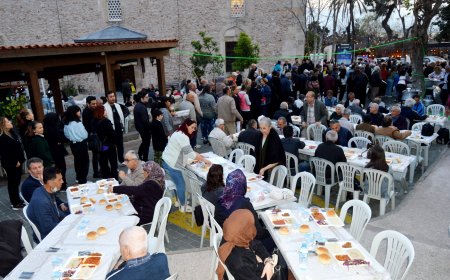 Gönül dostlarından iftar yemeği