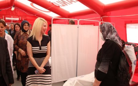 Prof. Dr. Özkan, Yangın Sonrası Acil Servis Çadırını Gezdi