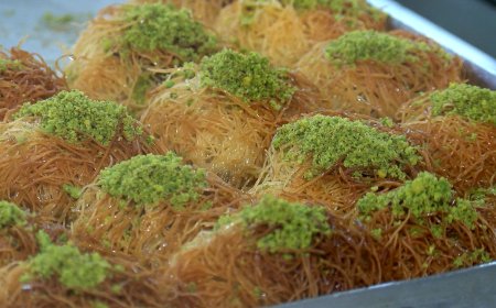 Uzman diyetisyenden bayramda sağlıklı tatlı önerisi