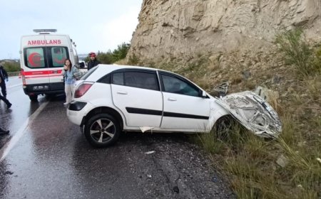 Yolcu otobüsü otomobille çarpıştı: 2 ölü