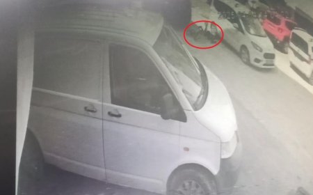 Antalya'da Bisikletli Çocuk Araçla Çarpıştı, Son Anda Kurtuldu