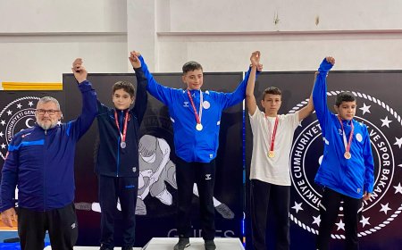 SERİK Gençlik Merkezi güreşçileri Antalya seçmesinde 4 madalya kazandı.