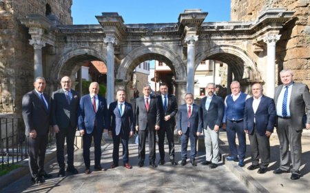 Antalya Valisi Hulusi  Şahin: Turizmde Yeni Rekorlar Yolda.