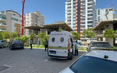 Antalya'da yalnız yaşayan 36 yaşındaki kadın evinde yüzüstü halde ölü bulundu.
