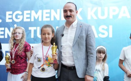 Tenis ve Futbolda Şampiyonlar Sahneye Çıktı: Ödüller Başkan Kotan’dan