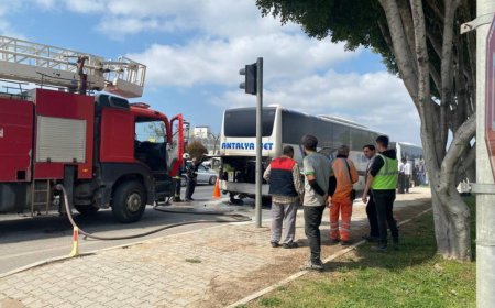 Antalya’da Otobüsün Motoru Alev Aldı, Dikkatli Şoför Büyümesini Önledi