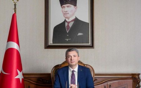 Antalya Valisi Hulusi Şahin'den 23 Nisan Ulusal Egemenlik ve Çocuk Bayramı Mesajı.