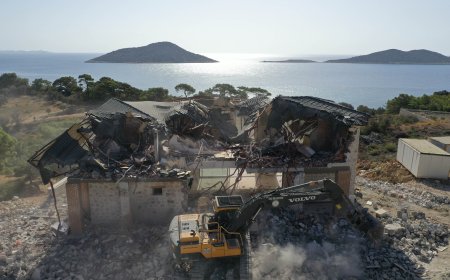 Kaş’ta Kaçak Yapı Sayısı Arttı, Yıkım İhalesi Bir Kez Daha İptal Oldu.