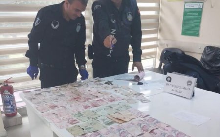 Antalya'da denetim yapan zabıta ekiplerinin hastane önünde yakaladığı dilencinin üzerinden 3 bin 973 lira çıktı.