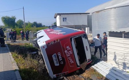 Antalya'da Turistleri Taşıyan Midibüs Kaza Yaptı: 18’i Rus 19 Yaralı