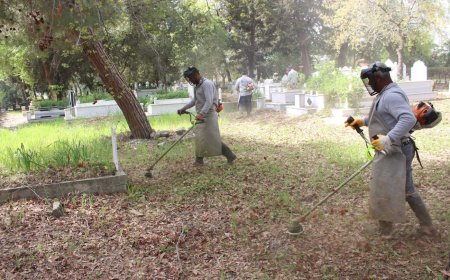 Antalya Büyükşehir belediyesin'den mezarlıklarda bakım onarım çalışması.