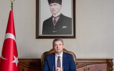 Antalya Valisi Hulusi Şahin'den 1 MAYIS EMEK VE DAYANIŞMA GÜNÜ MESAJI.