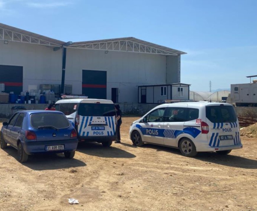 Antalya’nın Aksu ilçesinde Alacak verecek meselesi kanlı bitti.