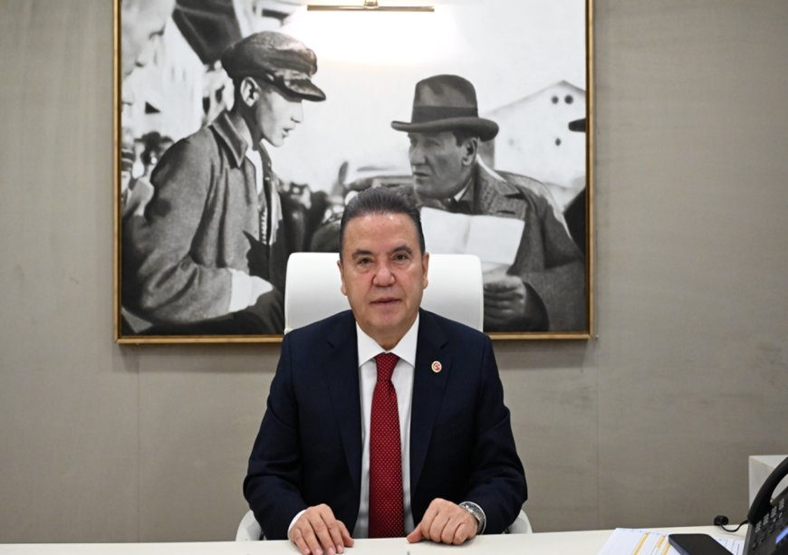 Başkan Böcek’ten Geleceğin Teminatı Çocuklara 23 Nisan Selamı