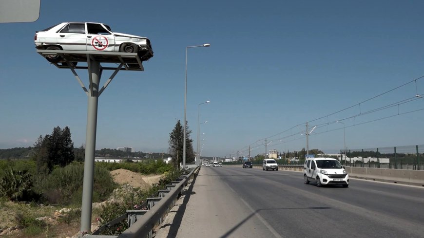 Antalya’da Kaza Yapan Araç, Trafik Bilincini Artırmak İçin Sergileniyor