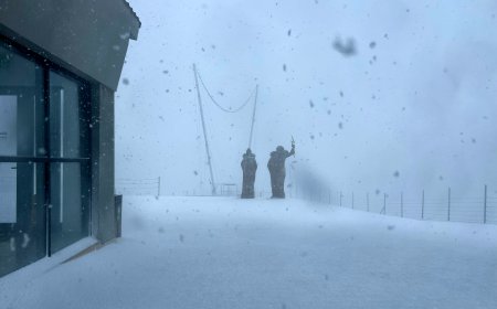 Kemer’in Zirvesinde Kar Sürprizi: Tahtalı Dağı Beyaza Büründü