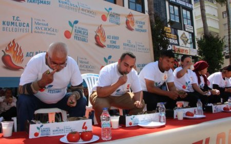 Kumluca’da Acı Tatlı Rekabet: Biber Yarışı Nefes Kesti!