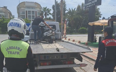 Alanya'da Trafiği Tehlikeye Düşüren Motosiklet Sürücüsüne Ceza Yağdı