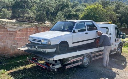 Kemer’de Tehlikeli Gösteri! Drift ve Havaya Ateş Açan Şahıslar Jandarmayı Harekete Geçirdi