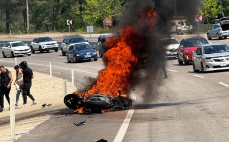 Antalya Tekirova Yolunda Kaza Sonrası Motosiklet Alev Aldı