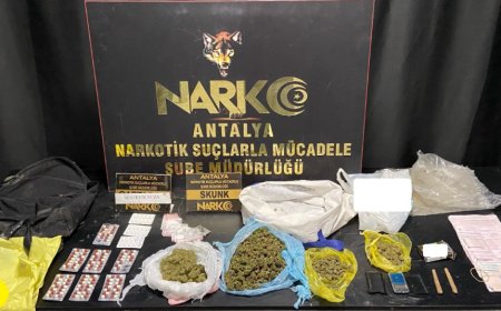 Narkotik Ekiplerinden Antalya’da Büyük Operasyon: Yüzlerce Hap, Tabanca ve Yüklü Para Ele Geçirildi