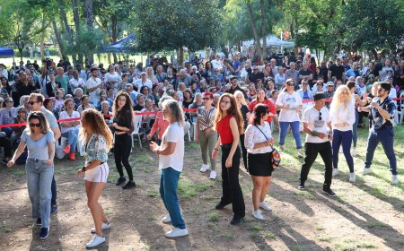 BAHARIN müjdecisi ve umudu simgeleyen Hıdırellez, Antalya'da büyük coşku ile kutlandı.