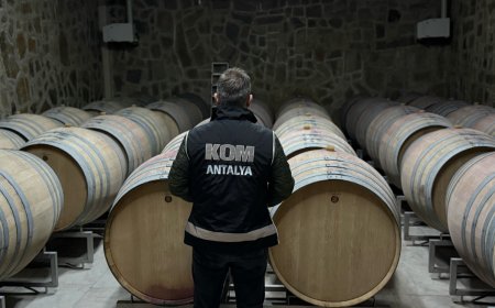 Antalya’da KOM’dan Büyük Operasyon: 2 Milyon Litre Sahte Alkol Ele Geçirildi