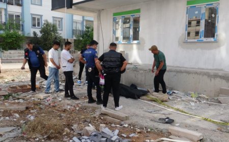 ANTALYA'da inşaat halindeki binanın önünde bir kişinin cansız bedeni bulundu