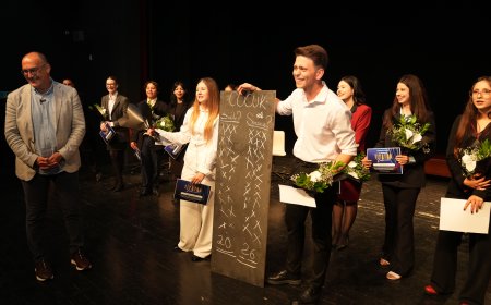 Tiyatro Festivali Coşkusu Sürüyor: ‘Jüri’ Oyunu Ayakta Alkışlandı