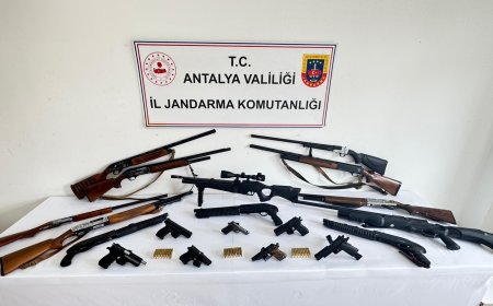 Alanya’da Ruhsatsız Silah Operasyonu: Çok Sayıda Silah Ele Geçirildi