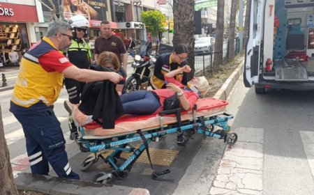 Manavgat'ta Motosiklet Kazası: Kadın Sürücü Kask Sayesinde Hayatta Kaldı