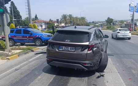 Manavgat’ta Kamyonet ile Otomobil Çarpıştı: 1 Yaralı