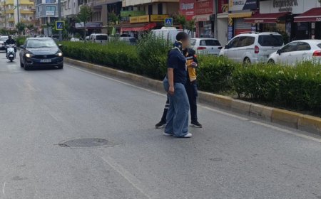 Antalya'da Kurallara Uymayan Geçiş Kazayla Sonuçlandı: Motosiklet Yayaya Çarptı