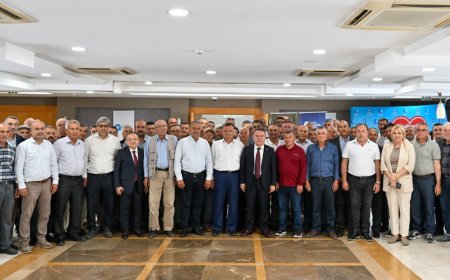 Başkan Böcek, Dünya Çiftçiler Günü’nde Üreticilerle Buluştu